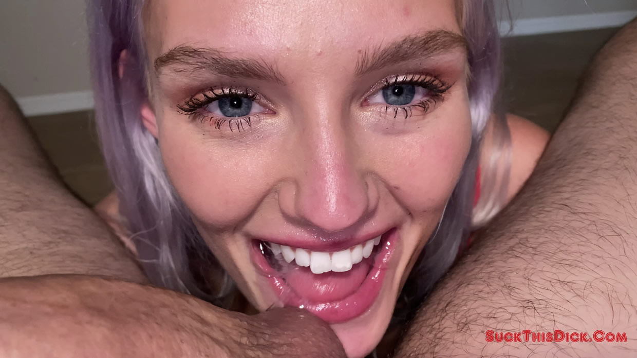 Newcomer Winter Bell Sucks & Fucks This Dick